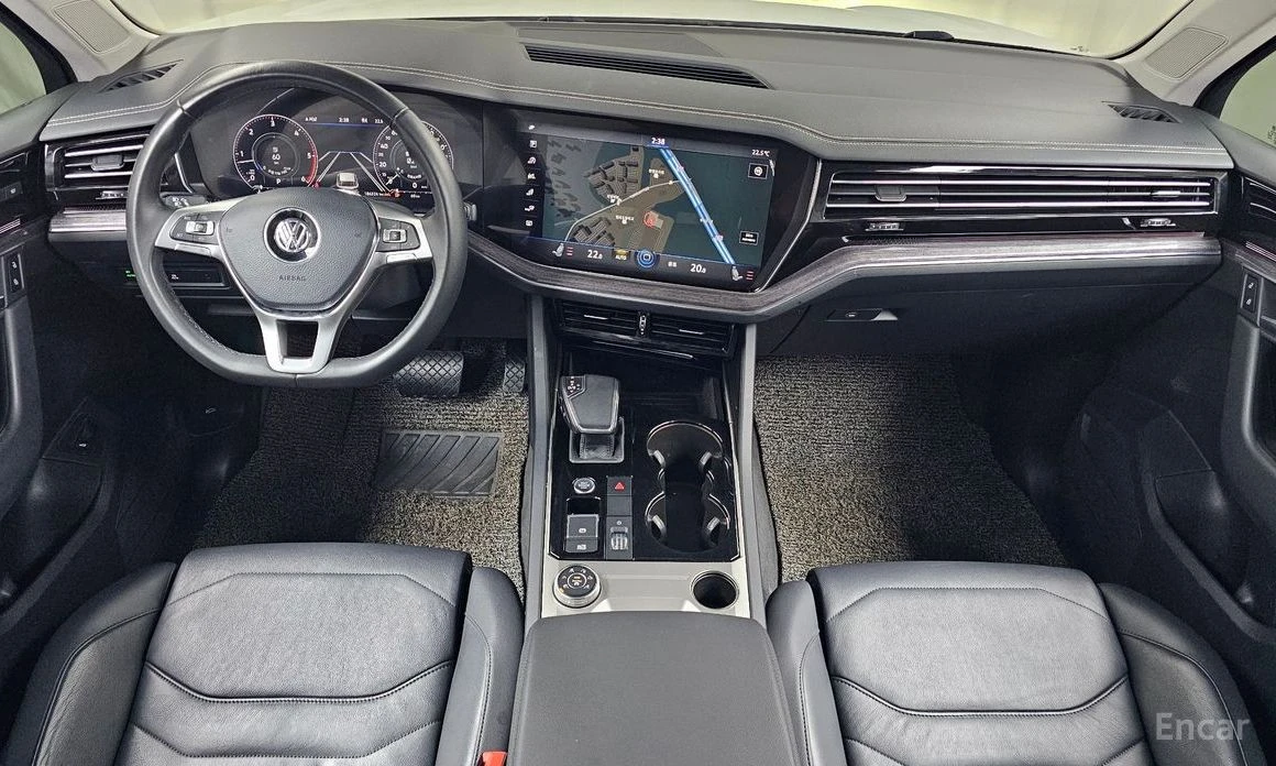 VW Touareg * 3.0TDI* PREMIUM* ПАНО* ПОДГРЕВ* KEYLESS* КАМЕРИ*, снимка 6 - Автомобили и джипове - 54195378