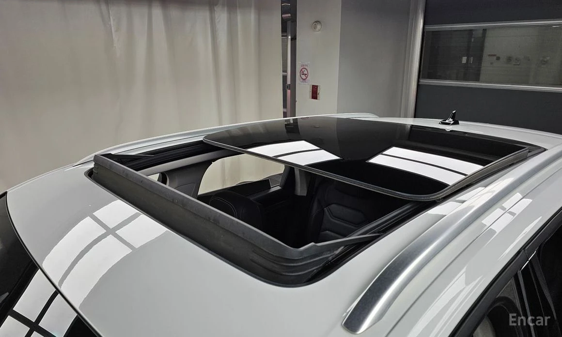 VW Touareg * 3.0TDI* PREMIUM* ПАНО* ПОДГРЕВ* KEYLESS* КАМЕРИ*, снимка 13 - Автомобили и джипове - 54195378