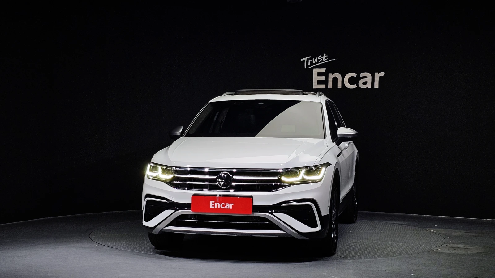 VW Tiguan 2023* PRESTIGE* HEAD-UP* ALLSPACE* КРАЙНА ЦЕНА, снимка 2 - Автомобили и джипове - 54378757