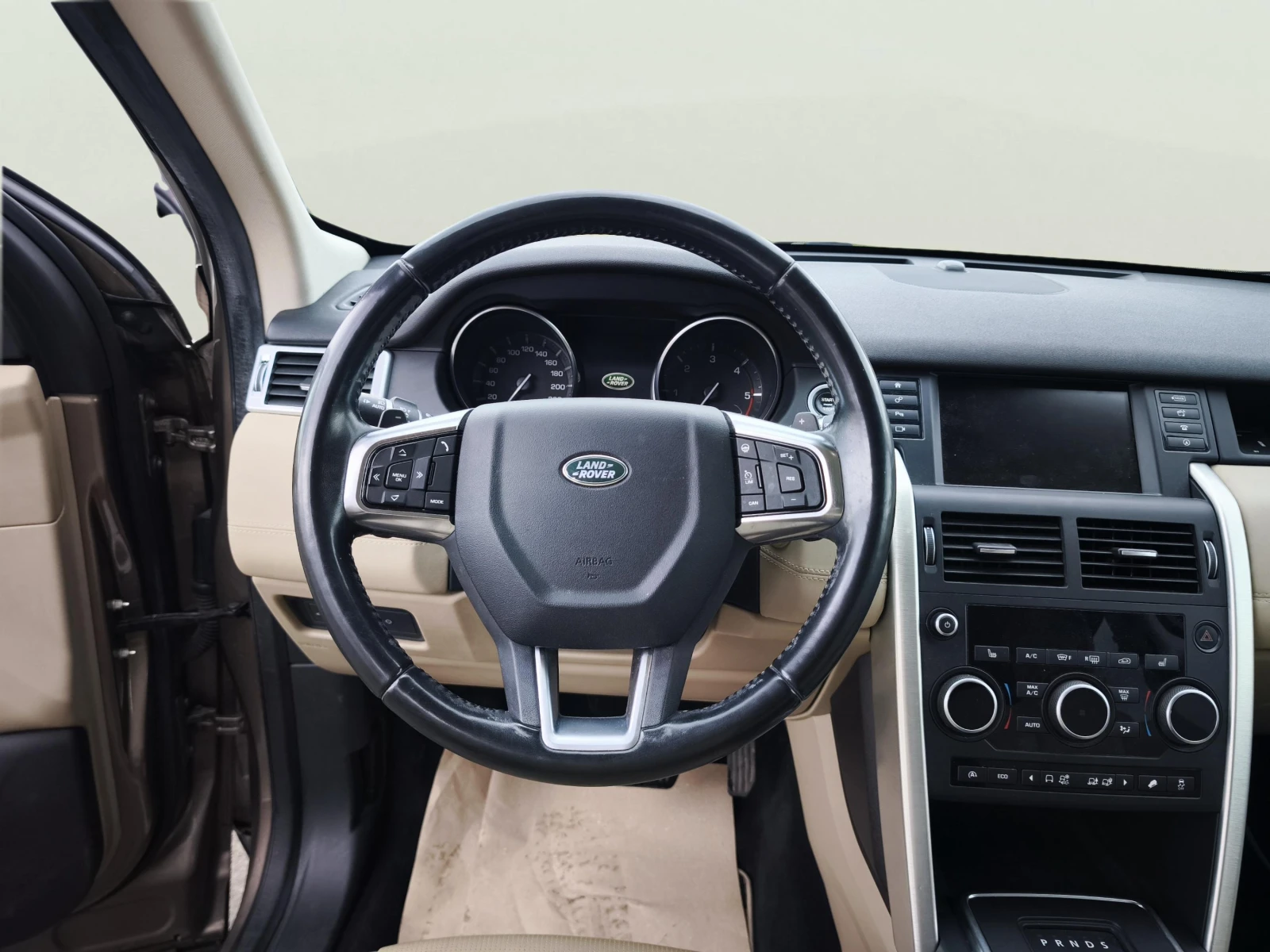 Land Rover Discovery Sport 2.2 SD4, снимка 10 - Автомобили и джипове - 54684109