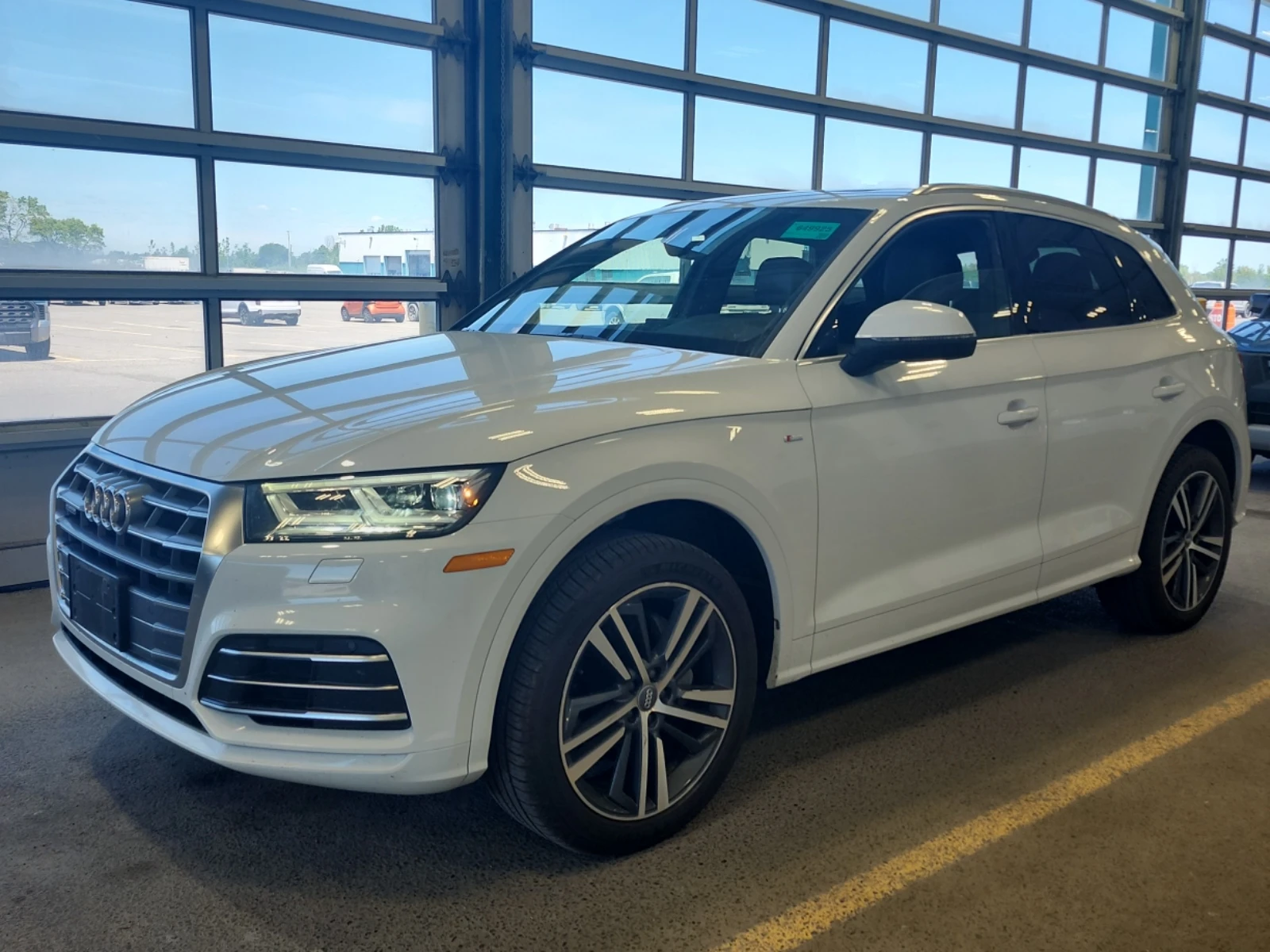 Audi Q5 ПЕРФЕКТНО СЪСТОЯНИЕ / ЦЕНА ДО БЪЛГАРИЯ !!! 