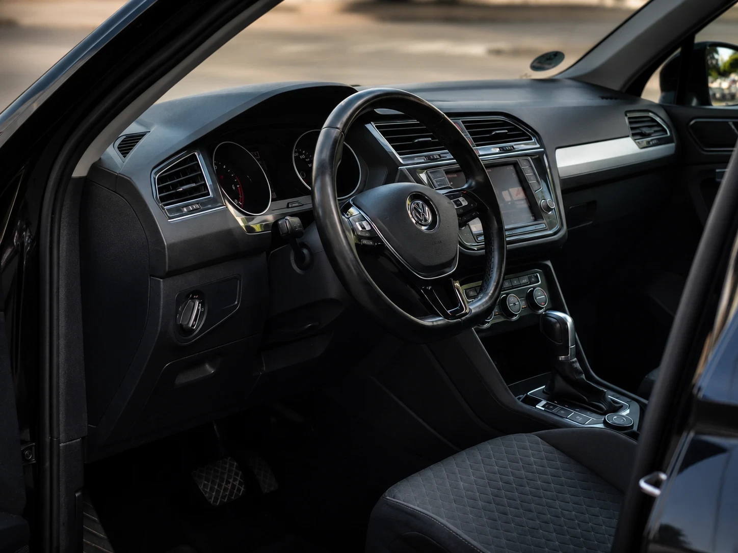 VW Tiguan 2.0 TDI/DSG/4motion, снимка 8 - Автомобили и джипове - 55195096