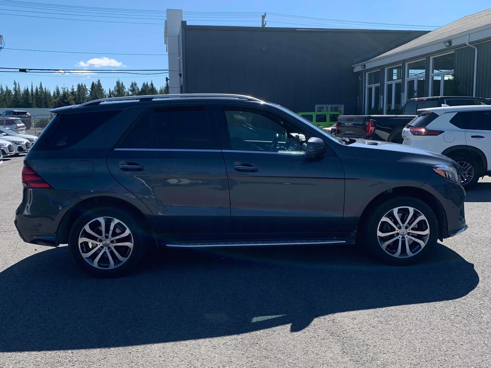 Mercedes-Benz GLE 350 Diesel * АВТОКРЕДИТ * ГЛАВНО ПРЕДСТАВИТЕЛСТВО, снимка 4 - Автомобили и джипове - 56132949