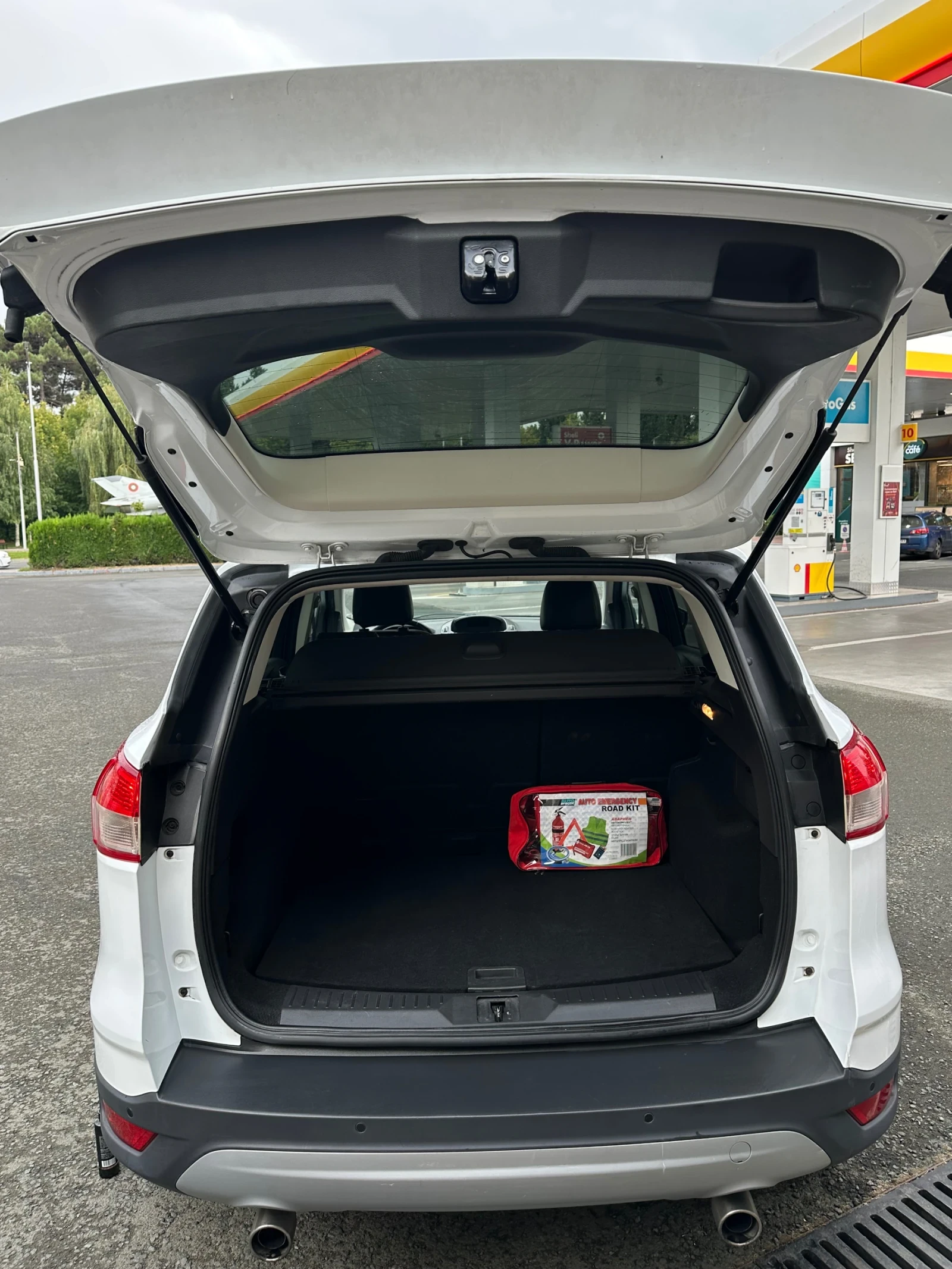 Ford Kuga 2.0 4x4 163hp, снимка 13 - Автомобили и джипове - 56168485