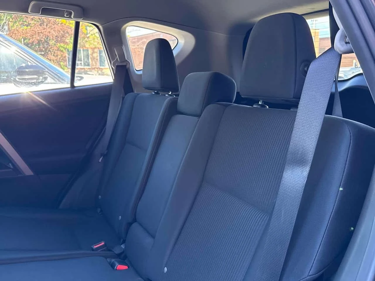 Toyota Rav4 * LE * АВТОКРЕДИТ БЕЗ ПЪРВОНАЛНА ВНОСКА* , снимка 16 - Автомобили и джипове - 56247111
