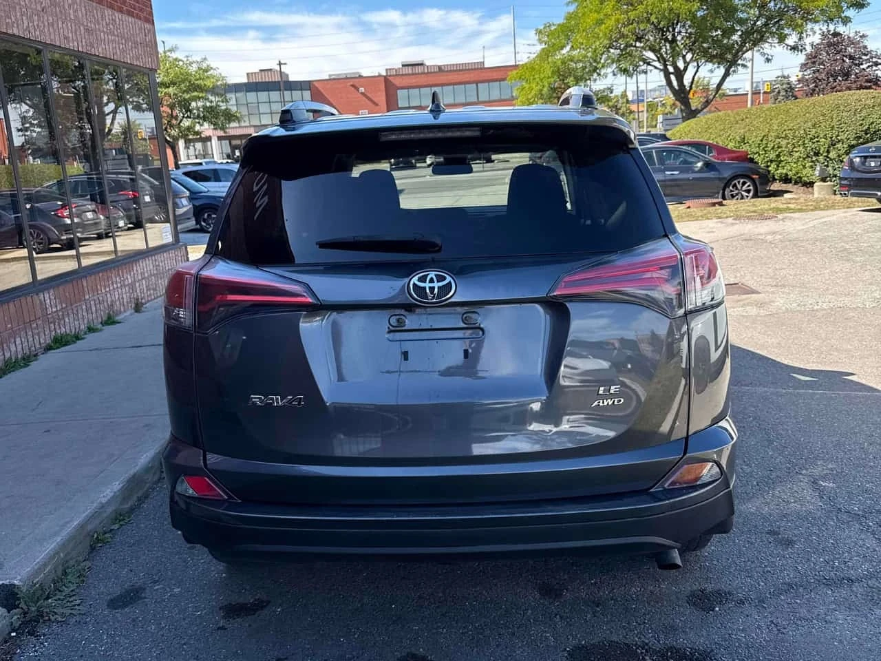 Toyota Rav4 * LE * АВТОКРЕДИТ БЕЗ ПЪРВОНАЛНА ВНОСКА* , снимка 4 - Автомобили и джипове - 56247111