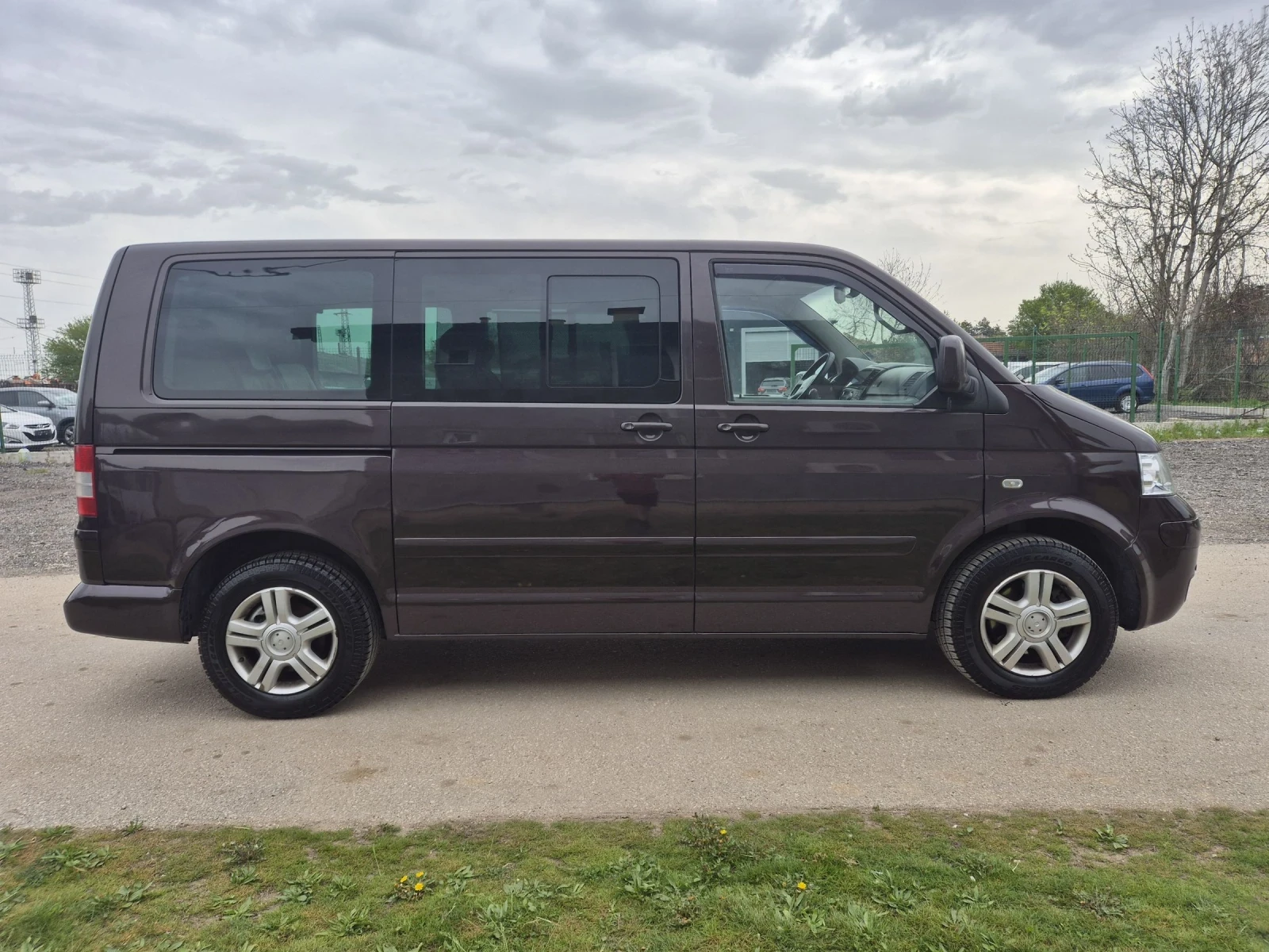 VW Transporter 2.5TDI 4MOTION MULTIVAN - изображение 4