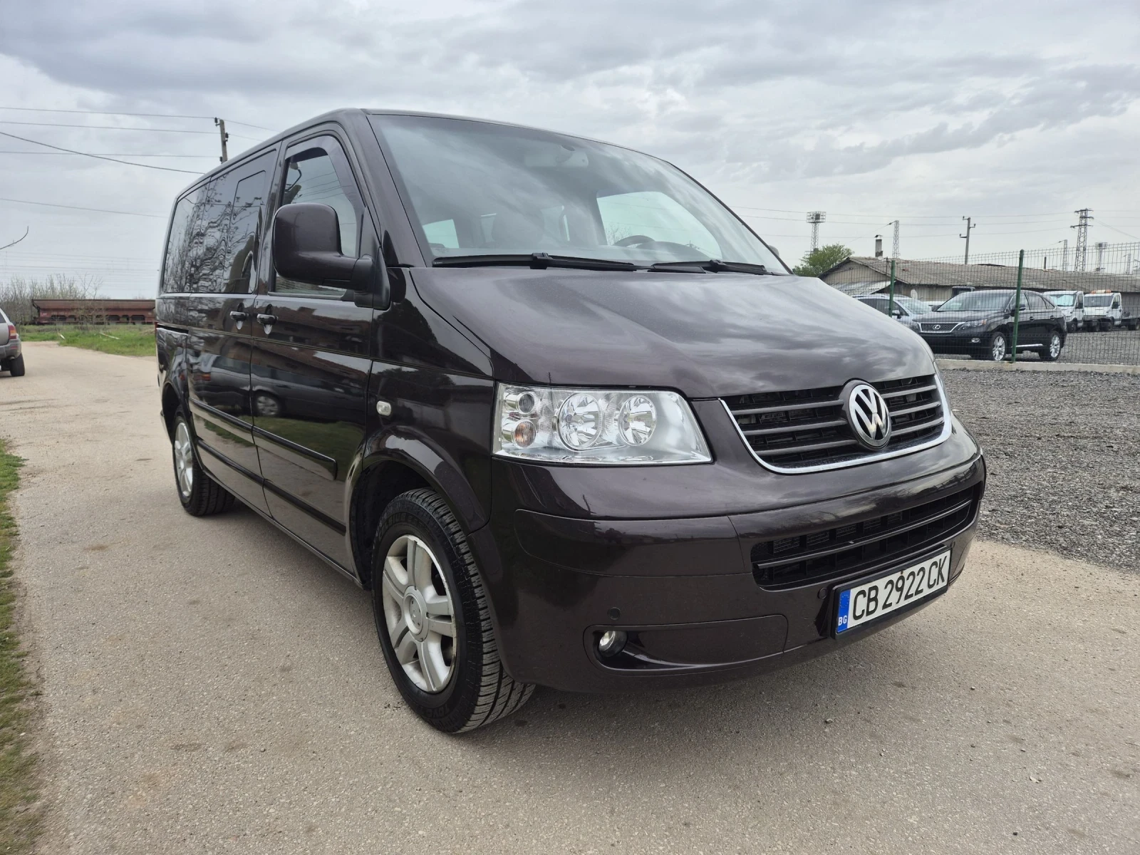 VW Transporter 2.5TDI 4MOTION MULTIVAN - изображение 3