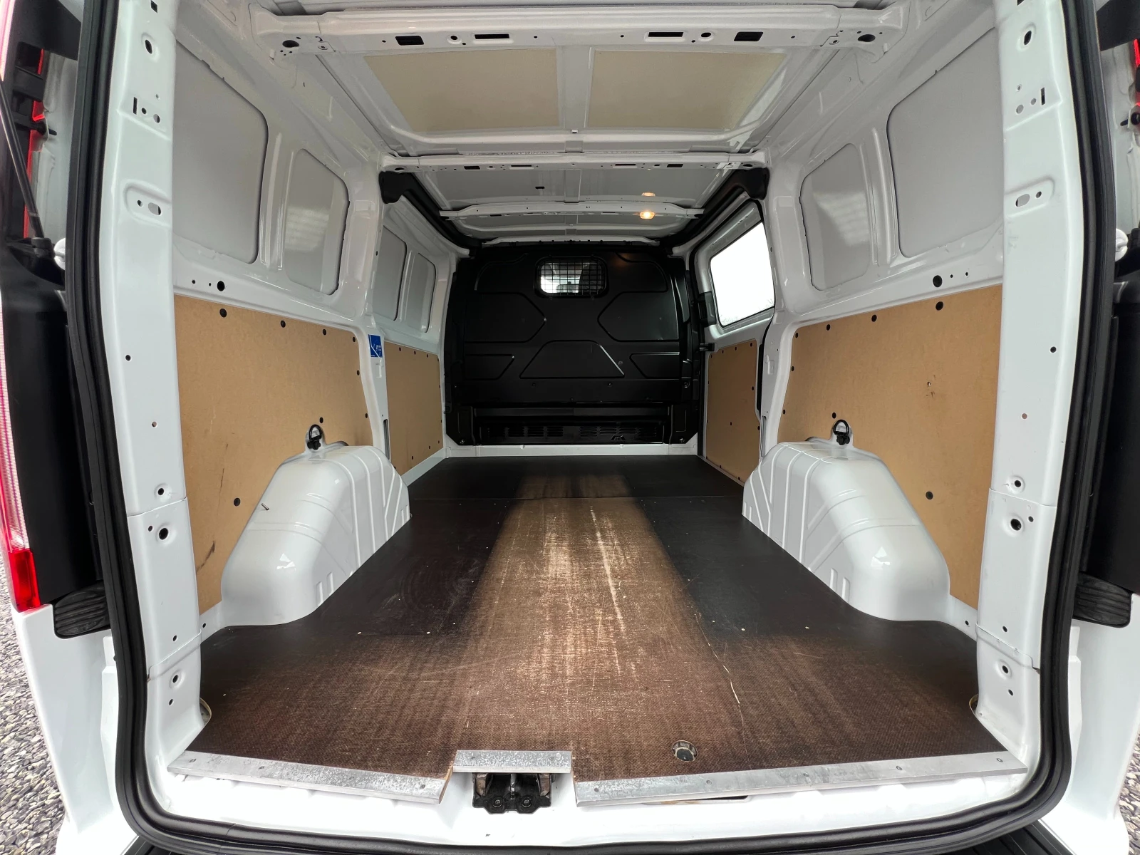 Ford Transit Custom 2.0TDCi LED/PDC/ТОП СЪСТОЯНИЕ/Сервизна история/ - изображение 10