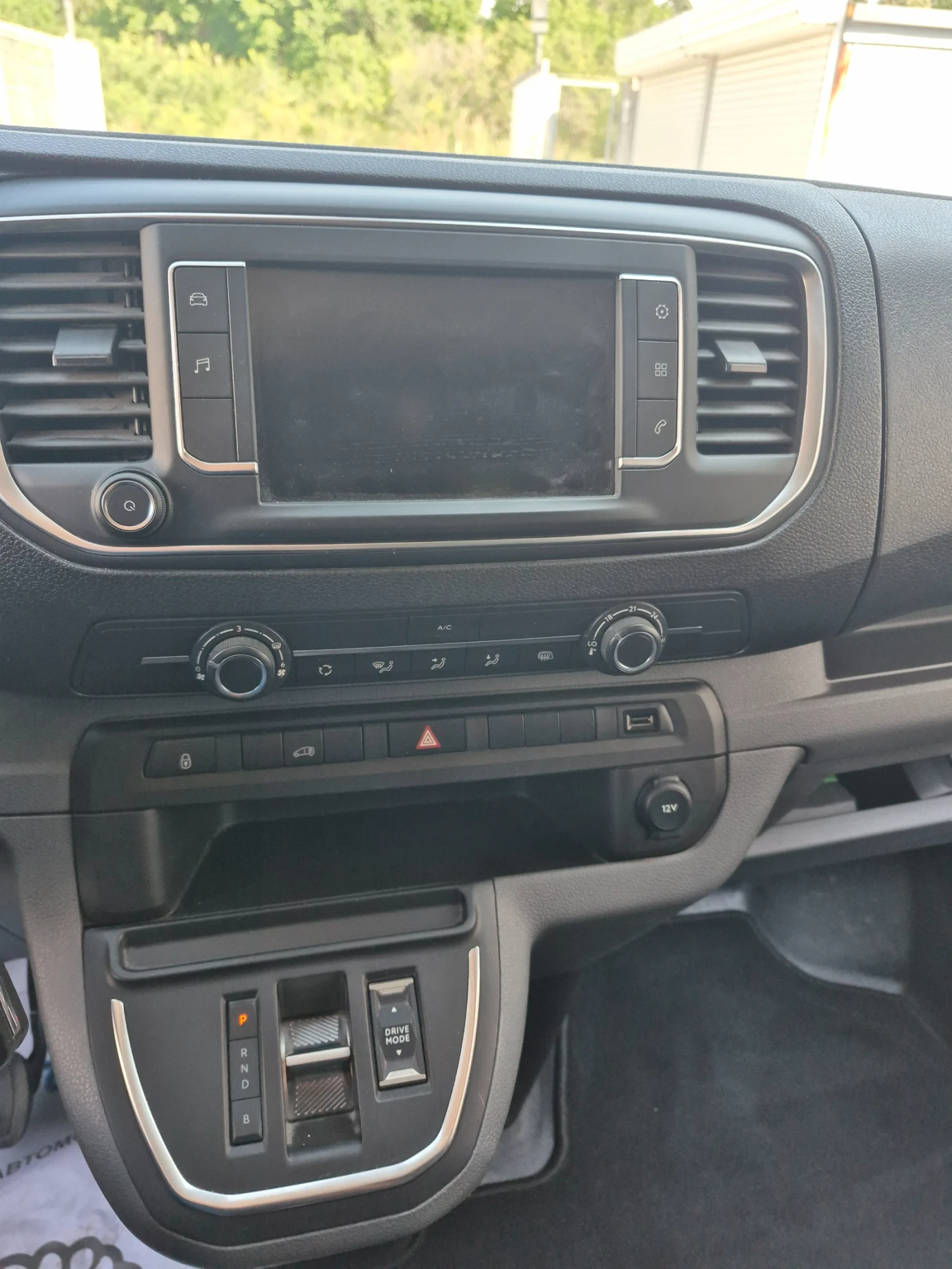 Opel Vivaro Vivaro E 75kw, снимка 13 - Бусове и автобуси - 54998080