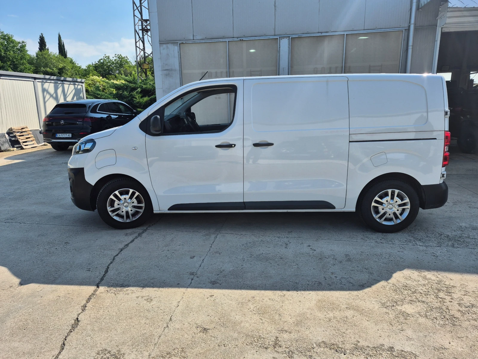 Opel Vivaro Vivaro E 75kw, снимка 10 - Бусове и автобуси - 54998080