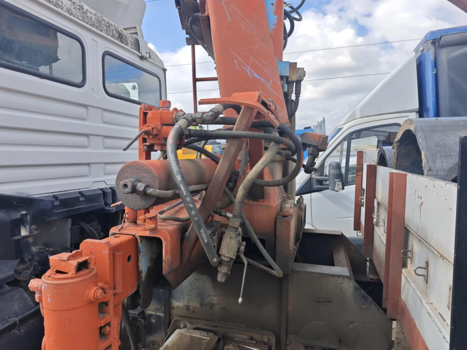 Man 12.222    | Mobile.bg   13