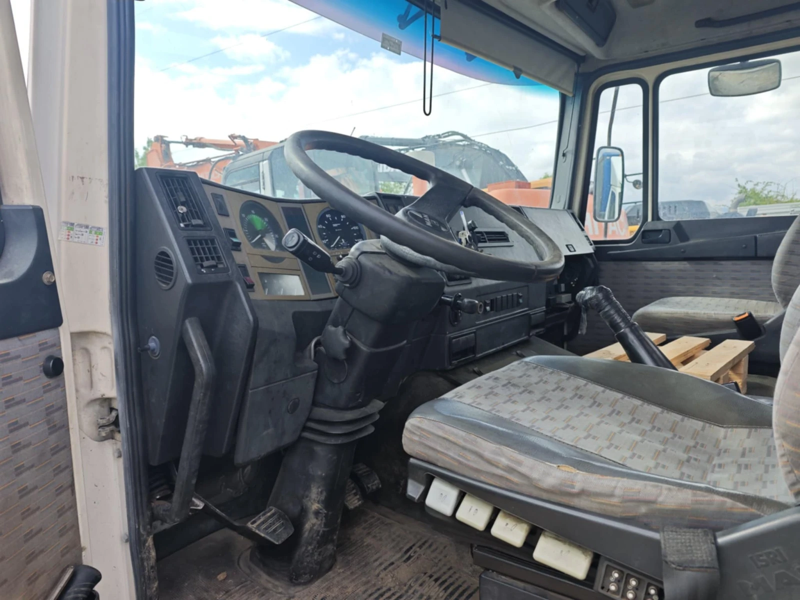 Man 12.222    | Mobile.bg   11