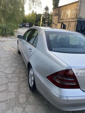 Mercedes-Benz 220, снимка 4