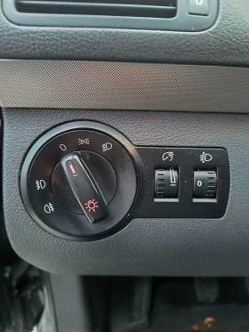 VW Touran 1.9 TDI 6 скорости/Климатроник - 4089 € / 7997.39 лв. - 77950759 11