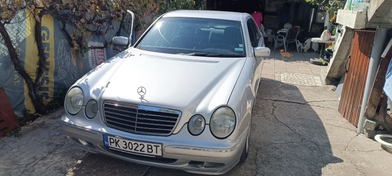 Mercedes-Benz E 270, снимка 5 - Автомобили и джипове - 47330781