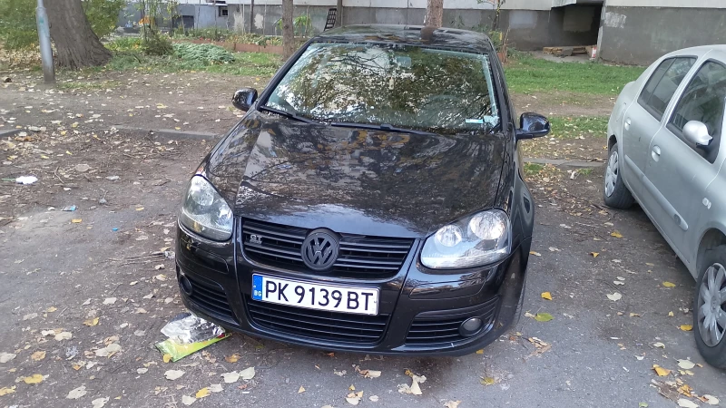 VW Golf 5, снимка 1 - Автомобили и джипове - 47802713