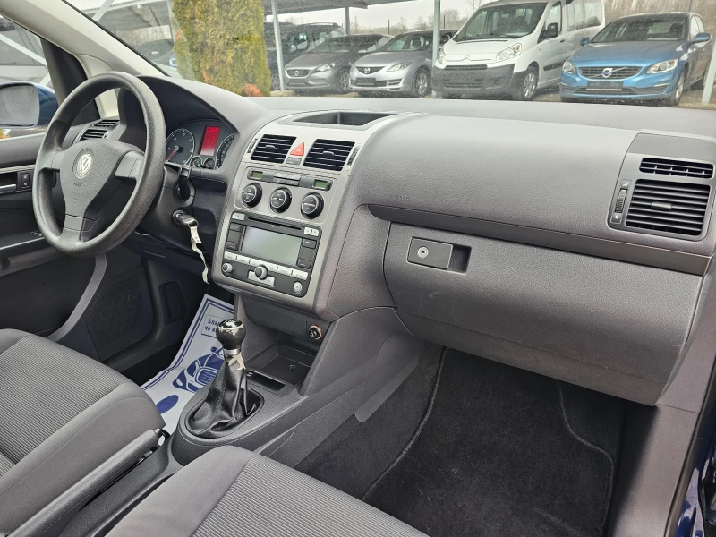 VW Touran 1.9 TDI КЛИМАТРОНИК 105 кс , снимка 9 - Автомобили и джипове - 49113217