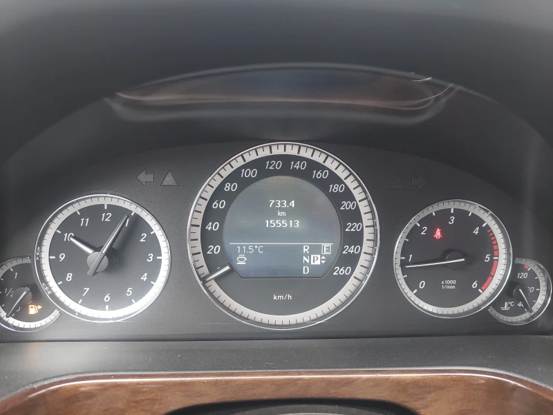 Mercedes-Benz E 300 CDI AUTOMATIC, снимка 14 - Автомобили и джипове - 49642626