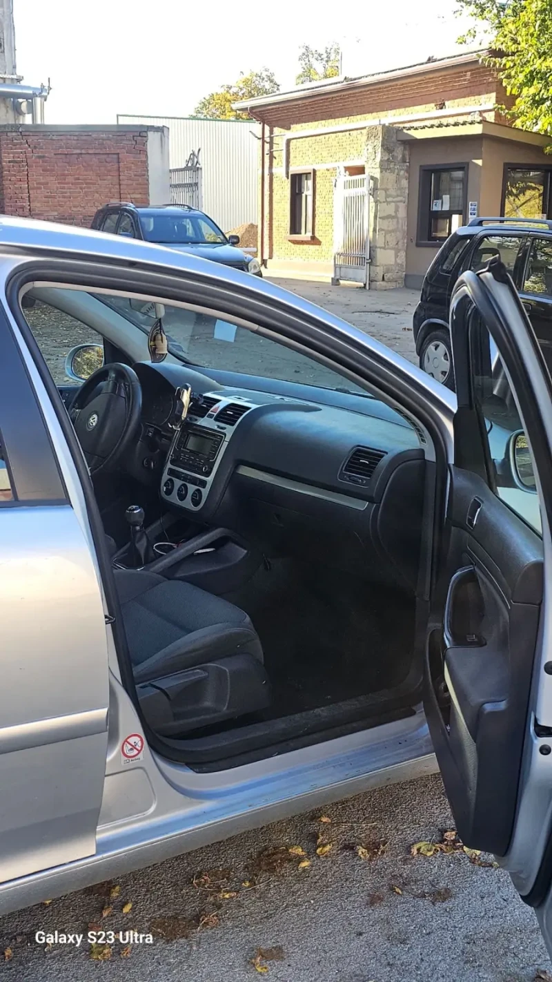 VW Golf 2.0TDI, снимка 6 - Автомобили и джипове - 52179238