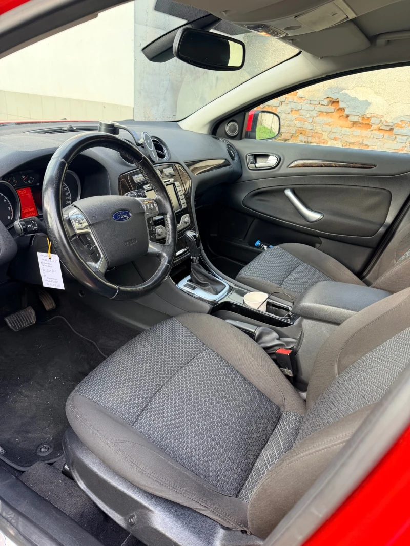 Ford Mondeo Ghia Automat 2.3 Benzin, снимка 8 - Автомобили и джипове - 52844577
