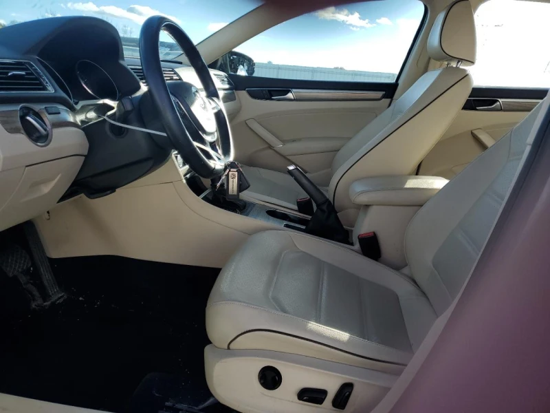 VW Passat 2.4* LX* ПЕРФЕКТНА* ФИКСИРАНА ЦЕНА!, снимка 8 - Автомобили и джипове - 52852637