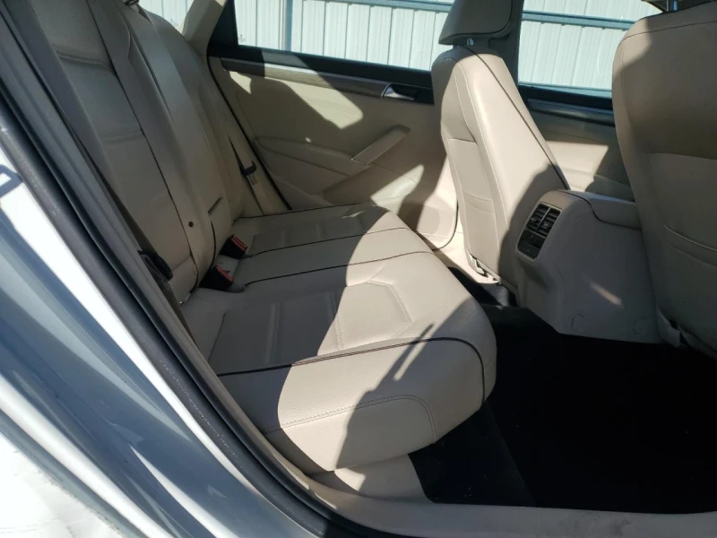 VW Passat 2.4* LX* ПЕРФЕКТНА* ФИКСИРАНА ЦЕНА!, снимка 9 - Автомобили и джипове - 52852637