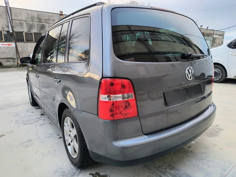 VW Touran 1.9 TDI 6 скорости/Климатроник, снимка 3 - Автомобили и джипове - 53392082