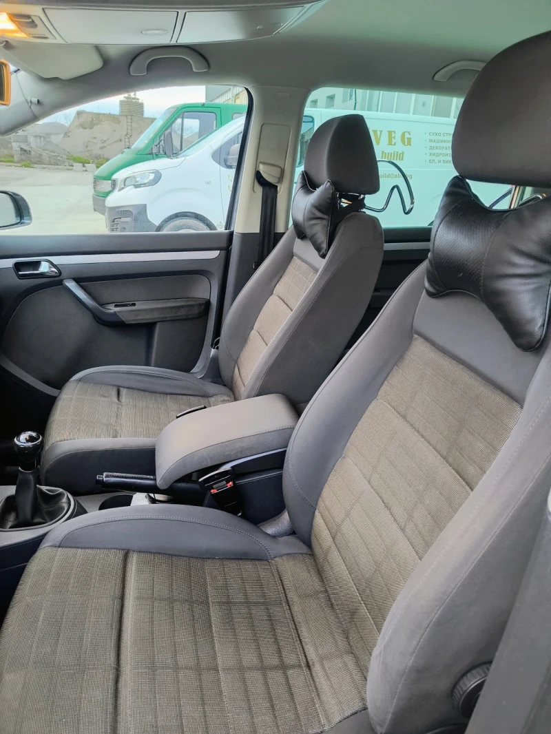 VW Touran 1.9 TDI 6 скорости/Климатроник, снимка 6 - Автомобили и джипове - 53392082