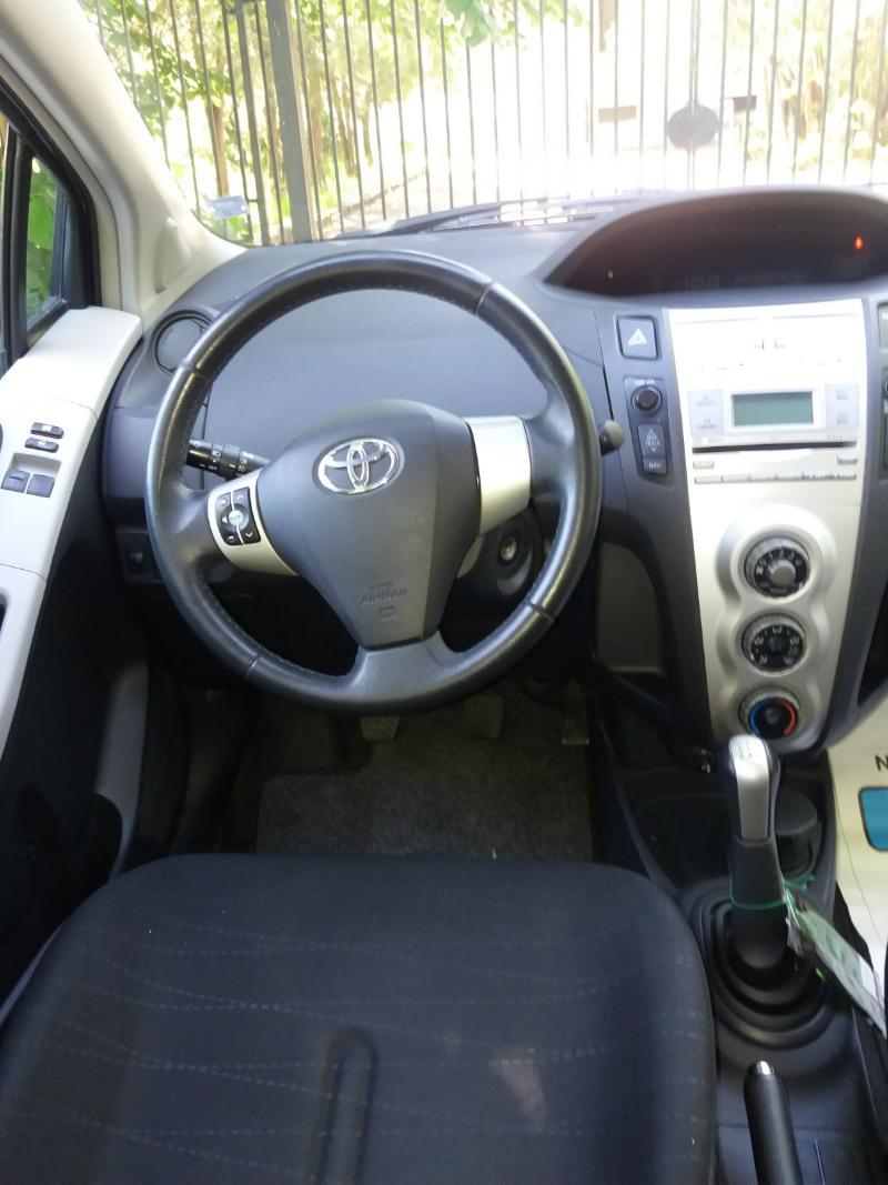 Toyota Yaris, снимка 6 - Автомобили и джипове - 45450637