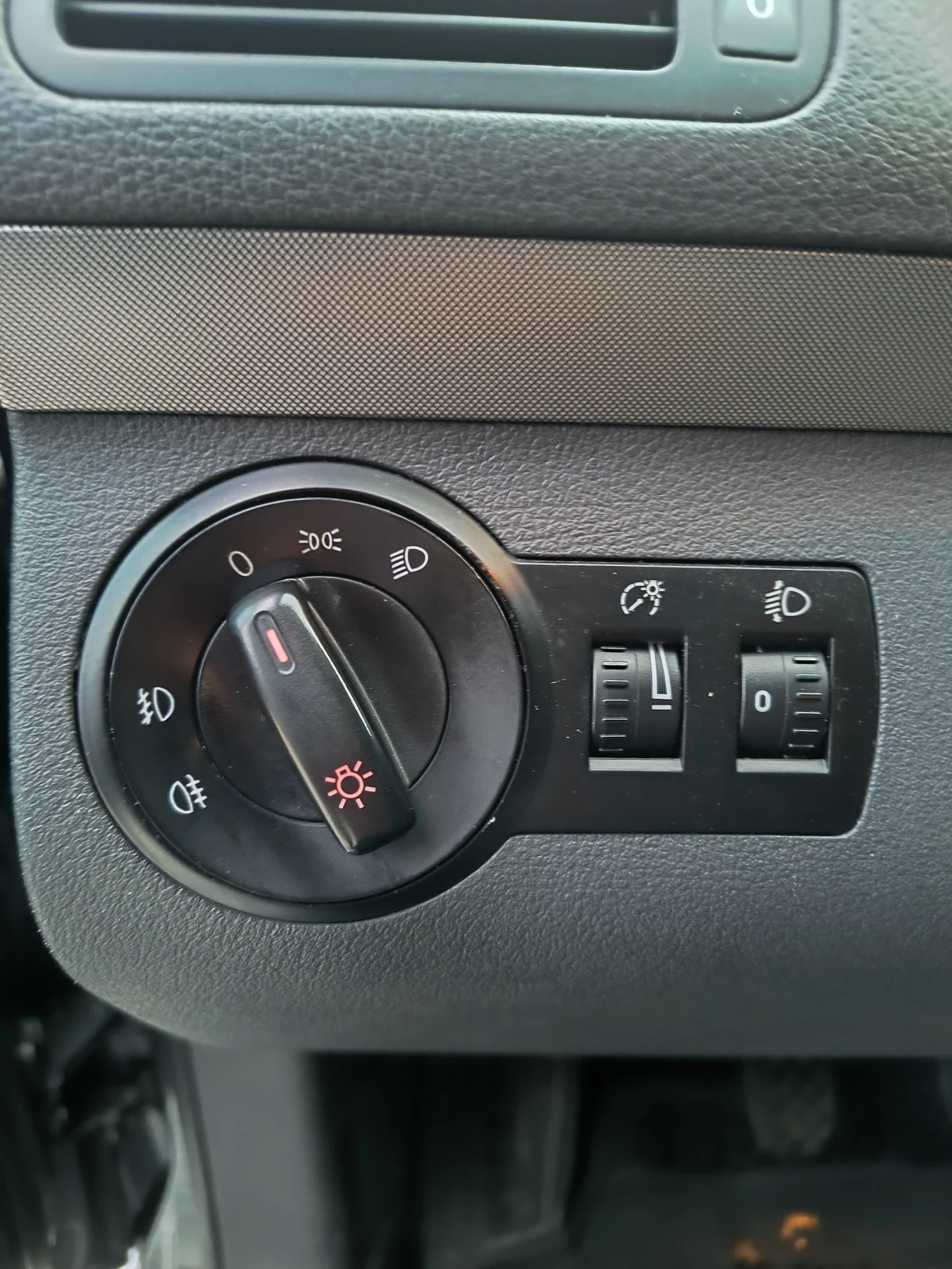 VW Touran 1.9 TDI 105 �. �. 6 ��������/����������� | Mobile.bg � ����������� 11