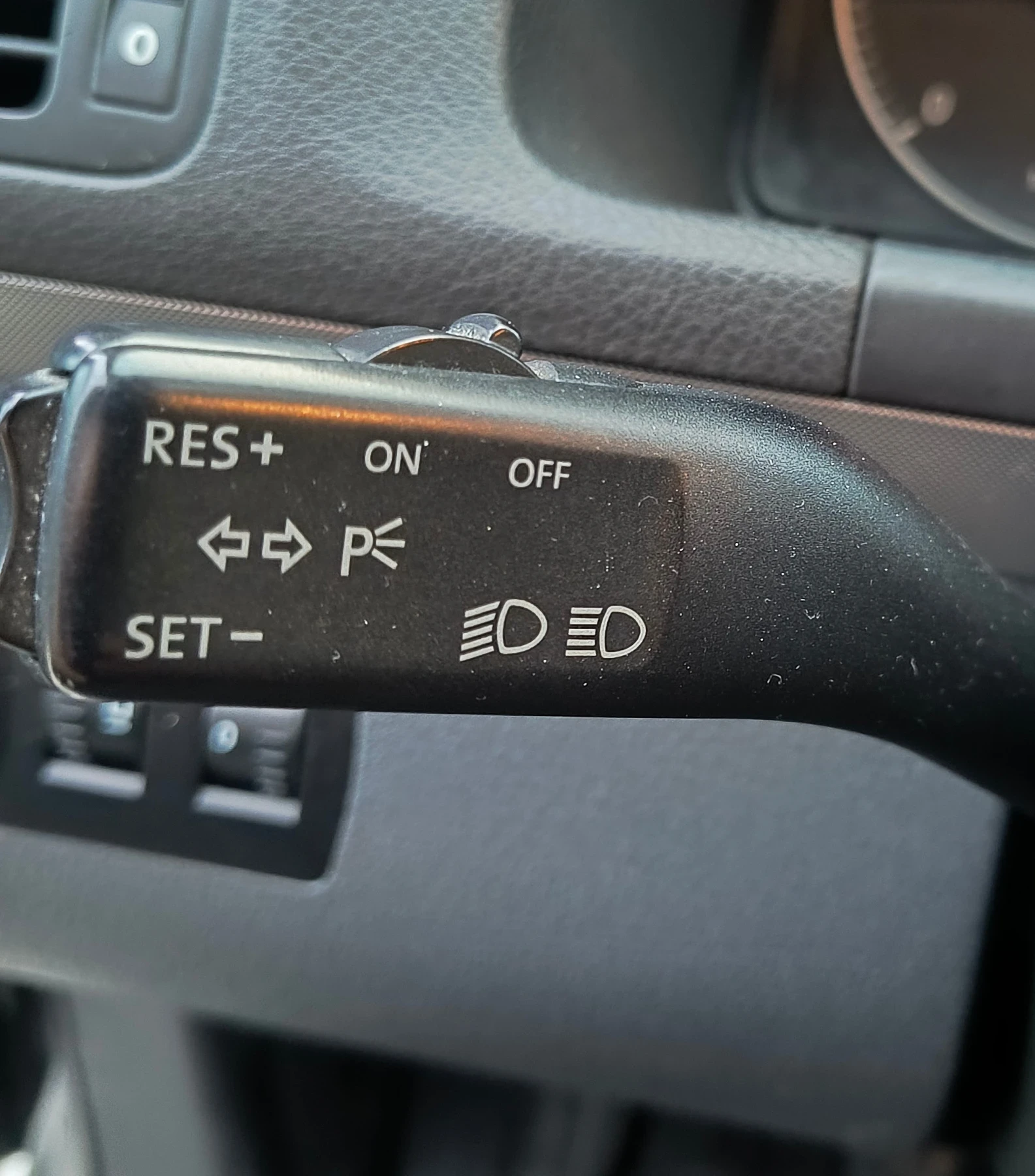 VW Touran 1.9 TDI 105 �. �. 6 ��������/����������� | Mobile.bg � ����������� 12