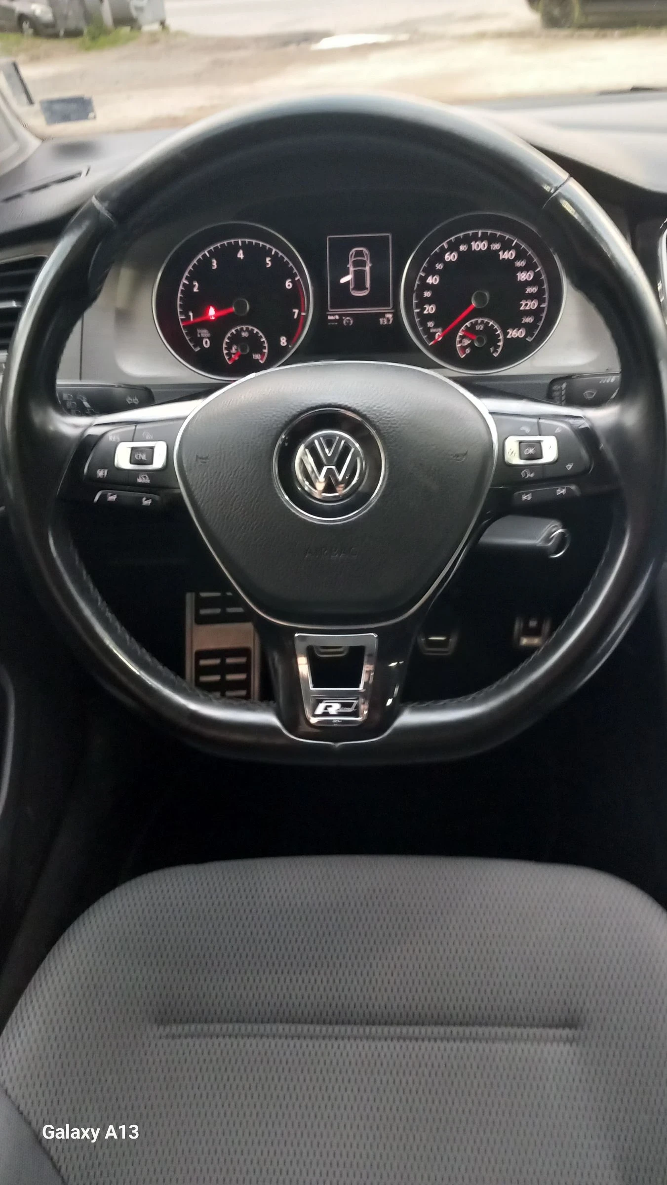 VW Golf 1.4TSI R-Line, снимка 5 - Автомобили и джипове - 53822436