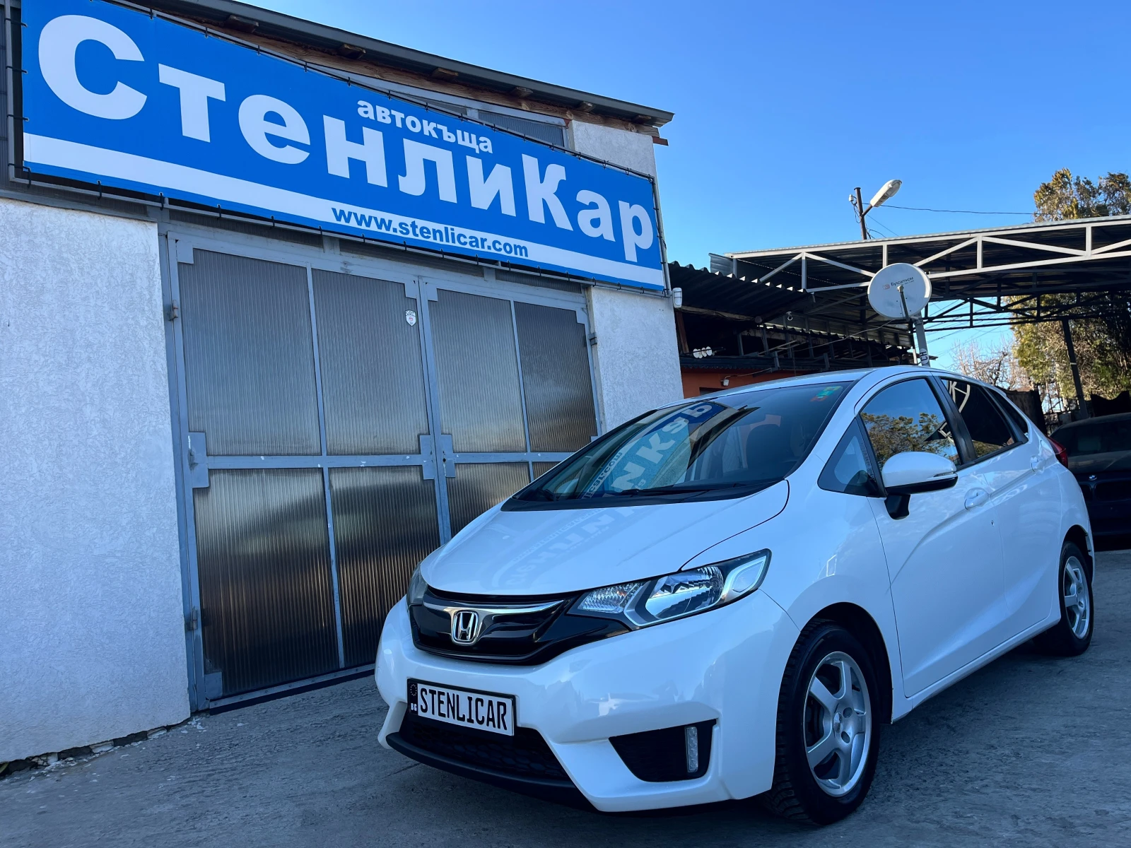 Honda Jazz 1.3i-VTEC AВТОМАТИК EURO6b  | Auto.bg — изображение 1