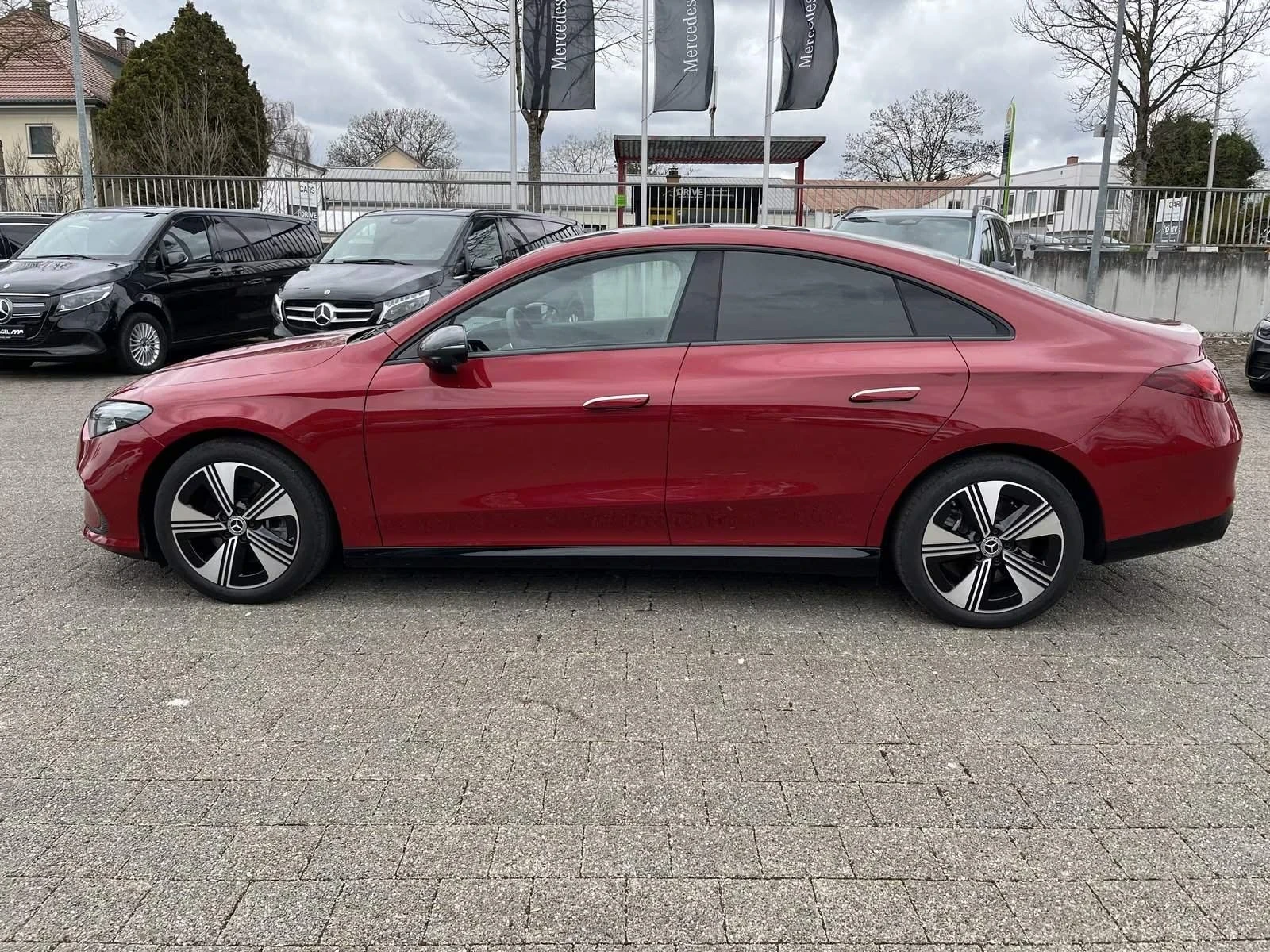 Mercedes-Benz CLA 250 + EQ Tech Prem 360* MultiB DISTR Winter Pack PANO, снимка 4 - Автомобили и джипове - 54322315