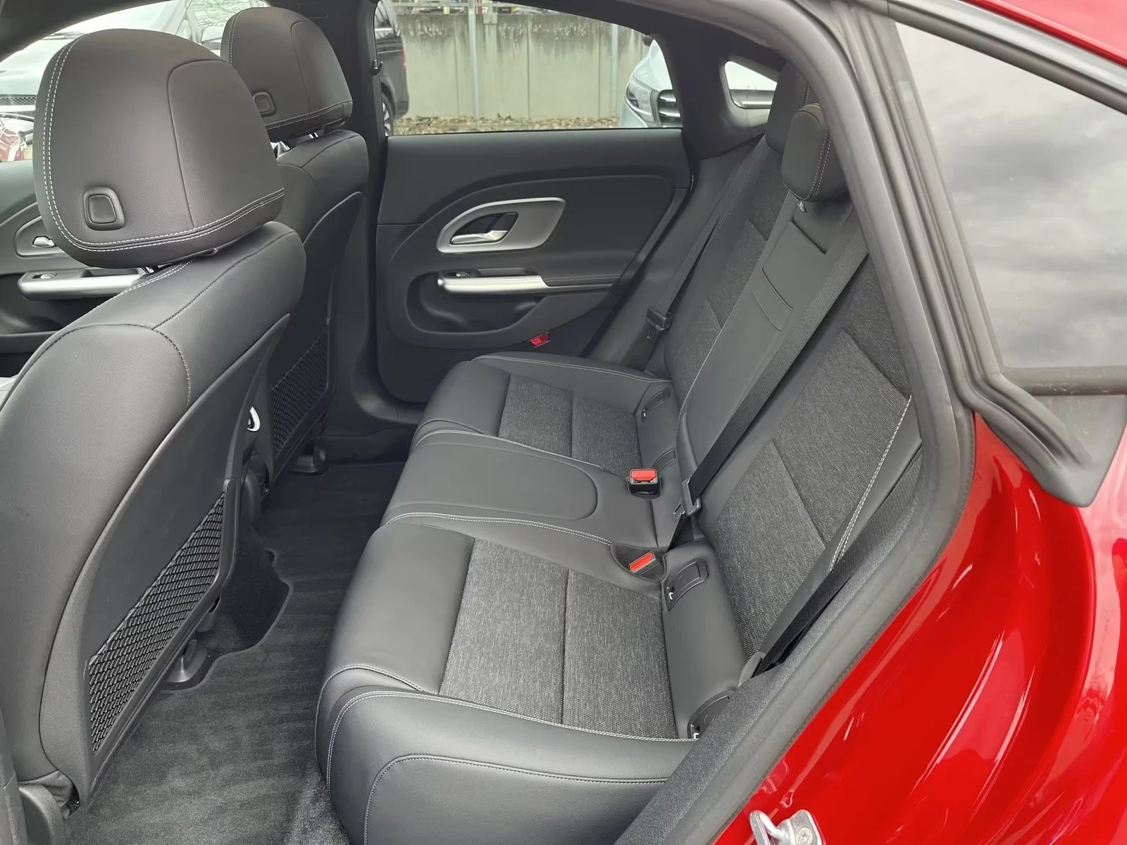 Mercedes-Benz CLA 250 + EQ Tech Prem 360* MultiB DISTR Winter Pack PANO, снимка 15 - Автомобили и джипове - 54322315