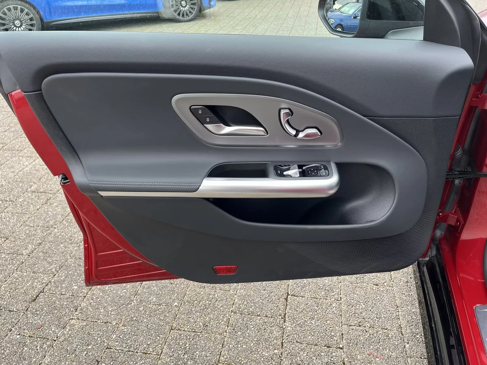 Mercedes-Benz CLA 250 + EQ Tech Prem 360* MultiB DISTR Winter Pack PANO, снимка 14 - Автомобили и джипове - 54322315