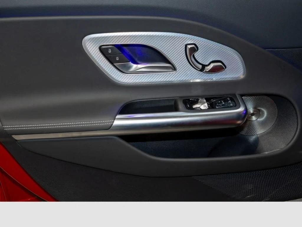 Mercedes-Benz CLA 250 + AMG DISTRONIC HUD Winter Pack PANO, снимка 13 - Автомобили и джипове - 55371346