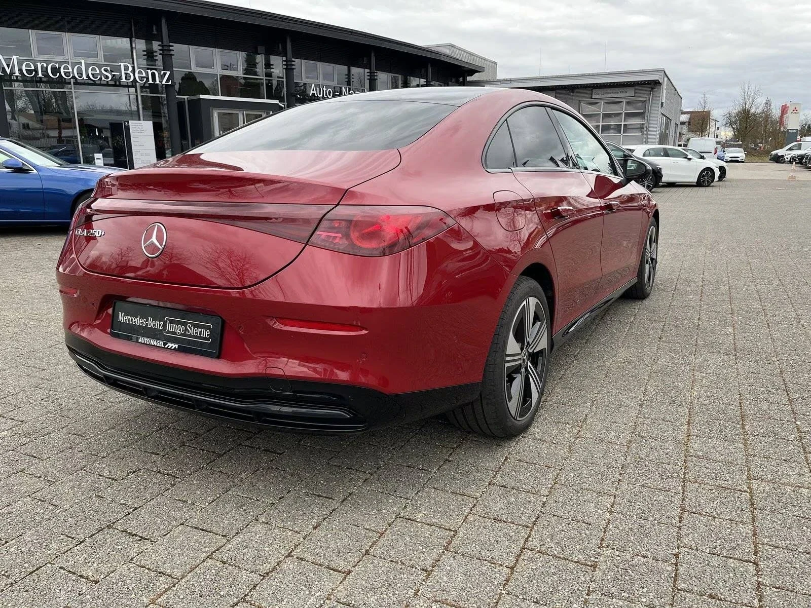 Mercedes-Benz CLA 250 + EQ Tech Prem 360* MultiB DISTR Winter Pack PANO, снимка 7 - Автомобили и джипове - 54322315