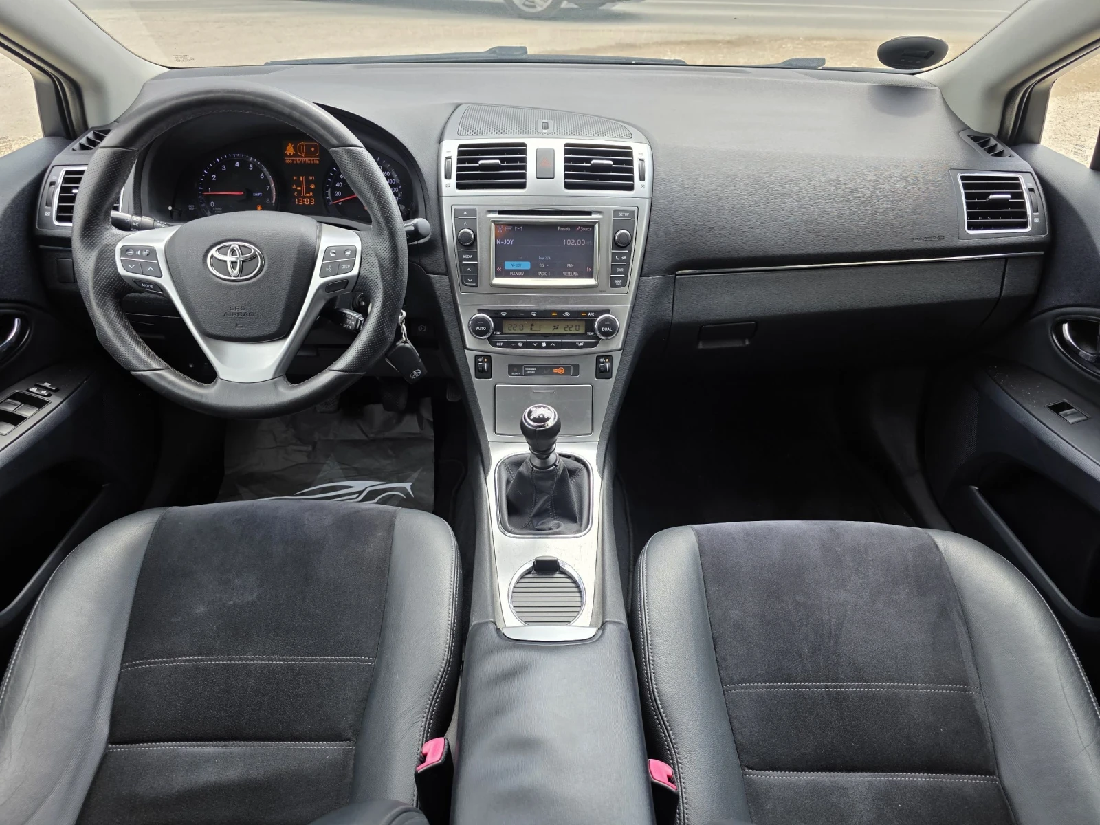 Toyota Avensis 1, 8 Valvematic Fecelift FULL SERVICE , снимка 6 - Автомобили и джипове - 54779853