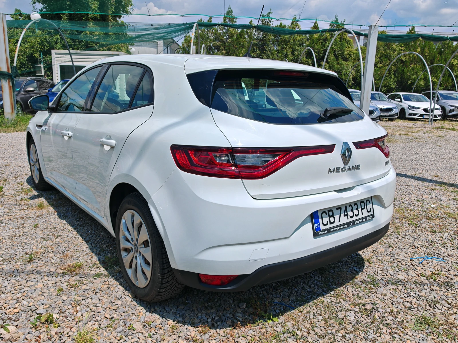 Renault Megane 1.33 Tce, снимка 4 - Автомобили и джипове - 55325025