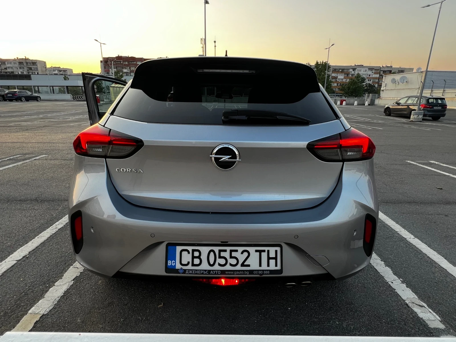 Opel Corsa 1.2 131hp AT8, снимка 10 - Автомобили и джипове - 55580023
