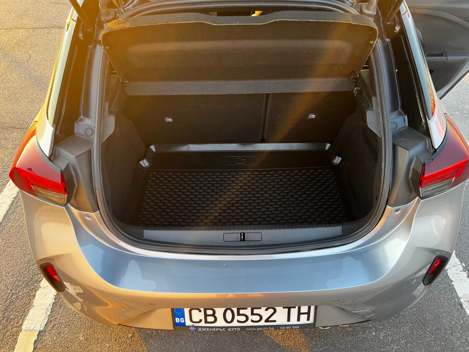 Opel Corsa 1.2 131hp AT8, снимка 11 - Автомобили и джипове - 55580023