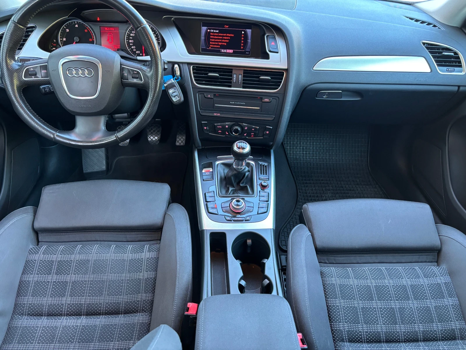 Audi A4 B8 2.0 TDI РЪЧКА, снимка 13 - Автомобили и джипове - 56359947