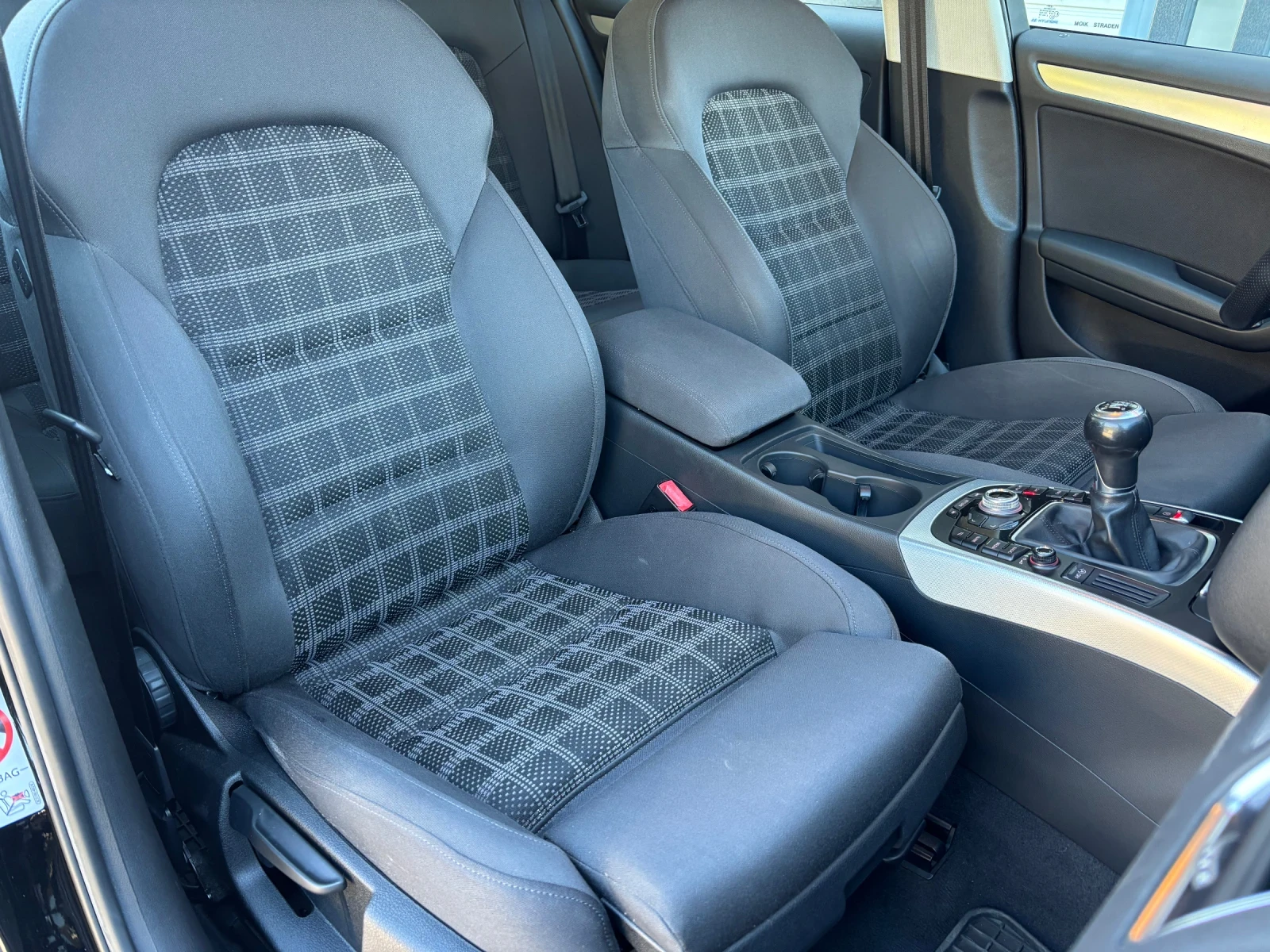 Audi A4 B8 2.0 TDI РЪЧКА, снимка 12 - Автомобили и джипове - 56359947