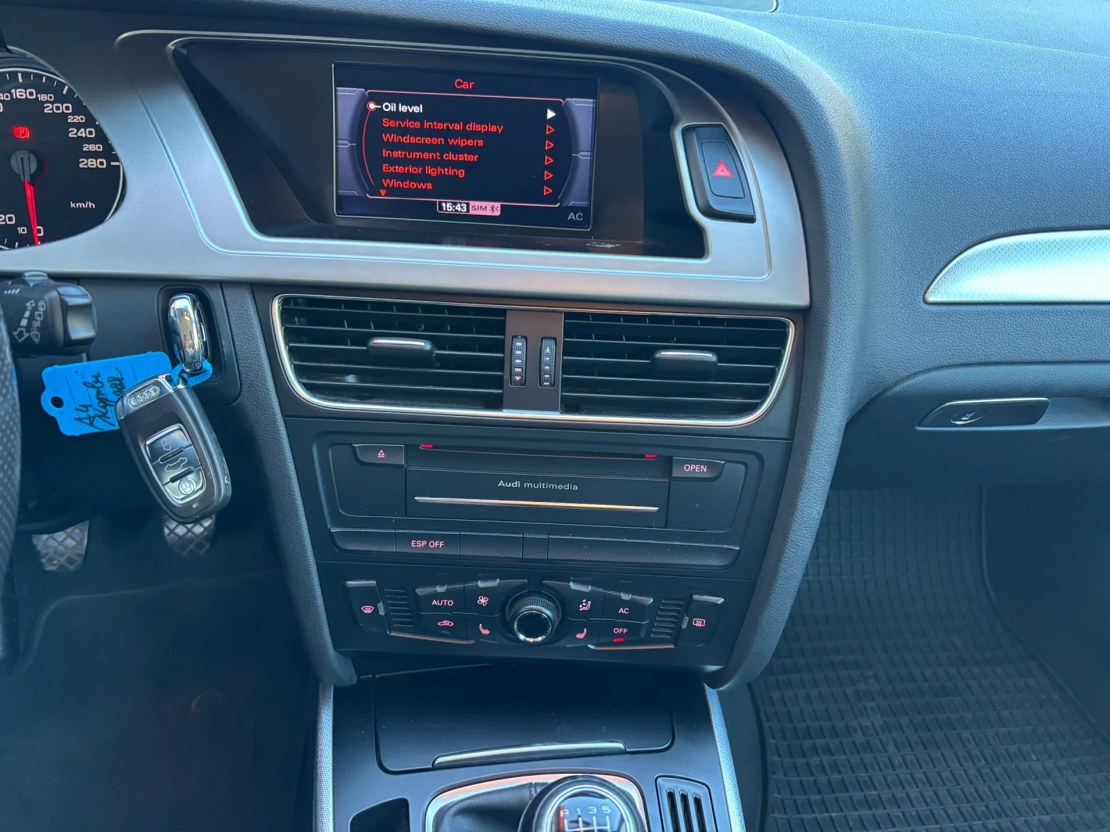 Audi A4 B8 2.0 TDI РЪЧКА, снимка 15 - Автомобили и джипове - 56359947