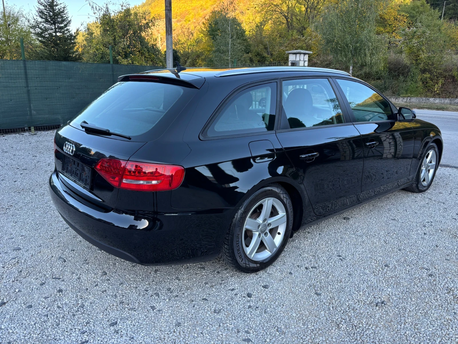Audi A4 B8 2.0 TDI РЪЧКА, снимка 7 - Автомобили и джипове - 56359947