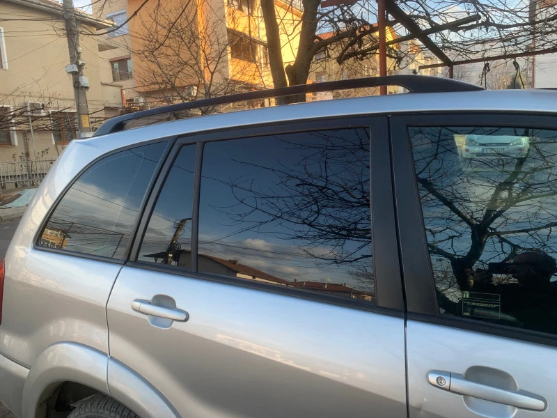 Toyota Rav4 2.0 D4D, снимка 8 - Автомобили и джипове - 47879335