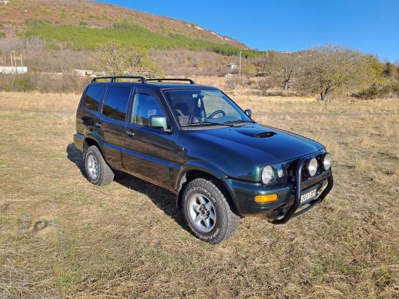 Nissan Terrano 2.7TDI, снимка 2 - Автомобили и джипове - 43104909