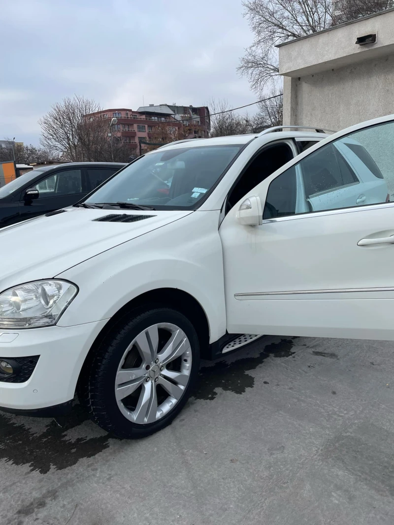 Mercedes-Benz ML 350 4MATIC, снимка 4 - Автомобили и джипове - 48347521